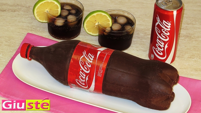 Gâteau façon bouteille de Coca Cola